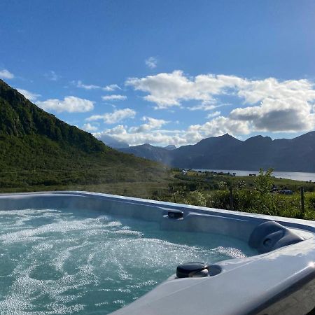 Villa Med Jacuzzi Og Nydelig Utsikt Gravdal  Kültér fotó