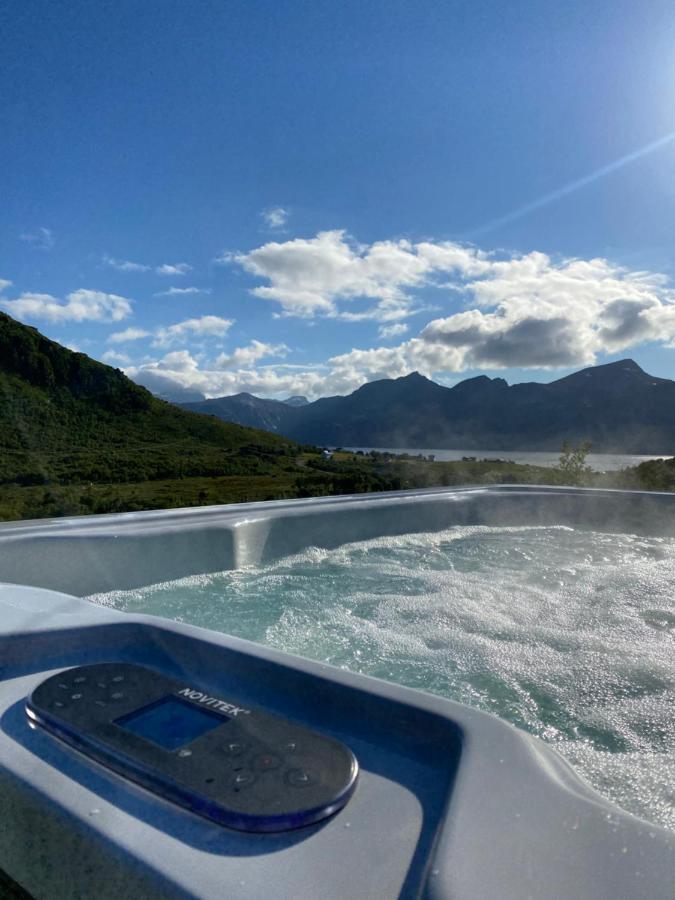 Villa Med Jacuzzi Og Nydelig Utsikt Gravdal  Kültér fotó