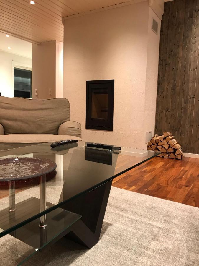 Villa Med Jacuzzi Og Nydelig Utsikt Gravdal  Kültér fotó