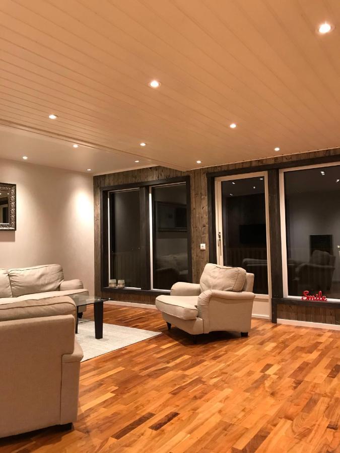 Villa Med Jacuzzi Og Nydelig Utsikt Gravdal  Kültér fotó