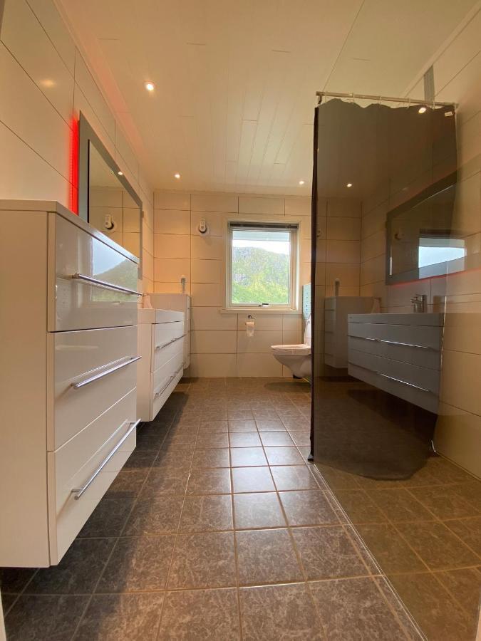 Villa Med Jacuzzi Og Nydelig Utsikt Gravdal  Kültér fotó